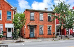 136 YORK STREET, GETTYSBURG, PA 17325