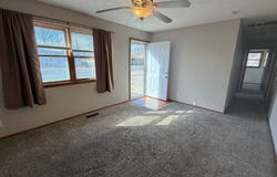3 Mitchell Drive, Wayne City, IL 62895