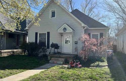 1010 S 8th Street, Terre Haute, IN 47807