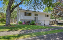 1479 SW WILLOWBROOK Ct, Gresham, OR 97080