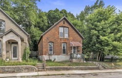 1402 3Rd Street, Fort Wayne, IN 46808-2668
