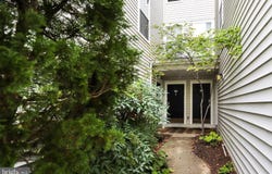 2433 COOPERS BRANCH CT, HERNDON, VA 20171