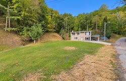 637 William Henry Dixon Blvd, Paintsville, KY 41240