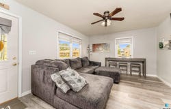 320 W 9th St, Canton, SD 57013