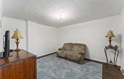28 Peterson St, Avella, PA 15312