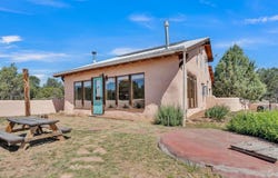 77 North Road, Carson, NM 87517-9999