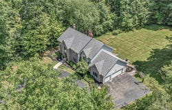 103 Champion Lane, Chagrin Falls, OH 44022