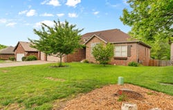 619 N Santa Monica Drive, Nixa, MO 65714