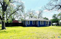 1307 W Main Street, Cameron, TX 76520
