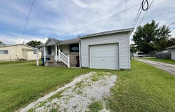 527 W Townley Street, Bluffton, IN 46714