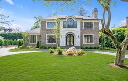 85 Dorchester Drive, Manhasset, NY 11030