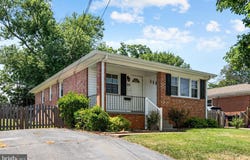 211 CATOCTIN CIRCLE NE, LEESBURG, VA 20176