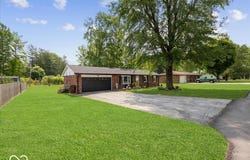961 N Dellasburg Road, Columbus, IN 47203