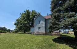 1304 E Pleasant Street, Knoxville, IA 50138