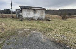16847 N State Route 20, Meadow Bridge, WV 25976
