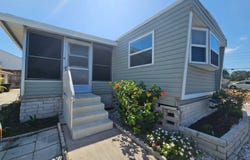 799 E Klosterman Rd, Tarpon Springs, FL 34689