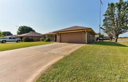 2000 Morgandee Lane, Weatherford, OK 73096