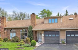 427 DEERFIELD Drive, HANOVER, PA 17331