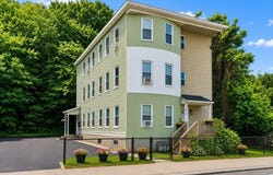 576 Franklin St, Worcester, MA 01608