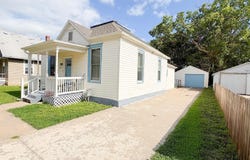1218 E Iron Ave, Salina, KS 67401