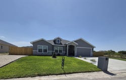 420 Pitaya, Del Rio, TX 78840