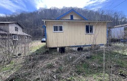 3881 Pond Creek Road, Pinsonfork, KY 41555