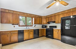 98 Ellis St, Seekonk, MA 02771