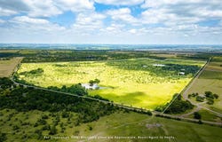 444 Lcr 106 Road, Mount Calm, TX 76673