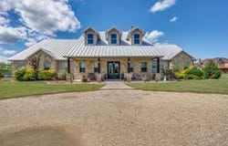 221 Cattle Trail, Tioga, TX 76271