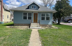 709 4th Avenue, Windom, MN 56101