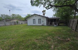 1013 Evergreen Street, Mathis, TX 78368