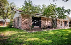 902 Newhall Street, Beeville, TX 78102
