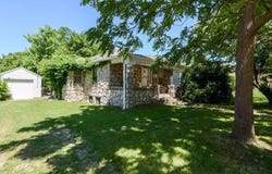1305 S Kimbrough Avenue, Springfield, MO 65807