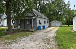 406 Ridge Street, Shelbina, MO 63468