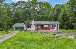 250 Sunrise Loop, Henryville, PA 18332