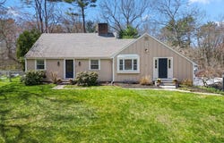 26 Parsonage Ln, Topsfield, MA 01983