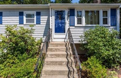 81 Pond St, Franklin, MA 02038
