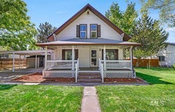 712 Yakima Ave, Filer, ID 83328