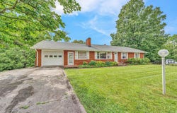 4362 FONTAINE CIR, Roanoke, VA 24018
