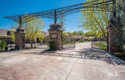 9767 W Tributary Lane, Garden City, ID 83714