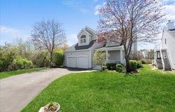 11 Wateredge Court, Oakdale, NY 11769