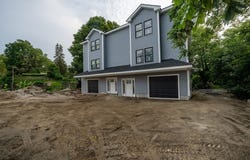 81 School, Lowell, MA 01854