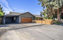 2010 SW Reindeer Avenue, Redmond, OR 97756