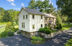 3130 SEISHOLTZVILLE ROAD, MACUNGIE, PA 18062