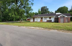 241 Short Columbia, Hattiesburg, MS 39401