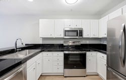 318 NE ROBERTS Ave, Gresham, OR 97030