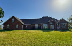 101 Gatlin Dr, Meeker, OK 74855