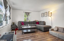 24 PINE LANE, NEW OXFORD, PA 17350