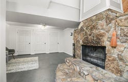 2815 N Lentz Road, Independence, MO 64058