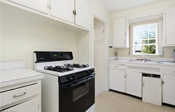 13577 Cedar Road, University Heights, OH 44118